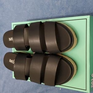 NWT Black slip on platform saddles 8M